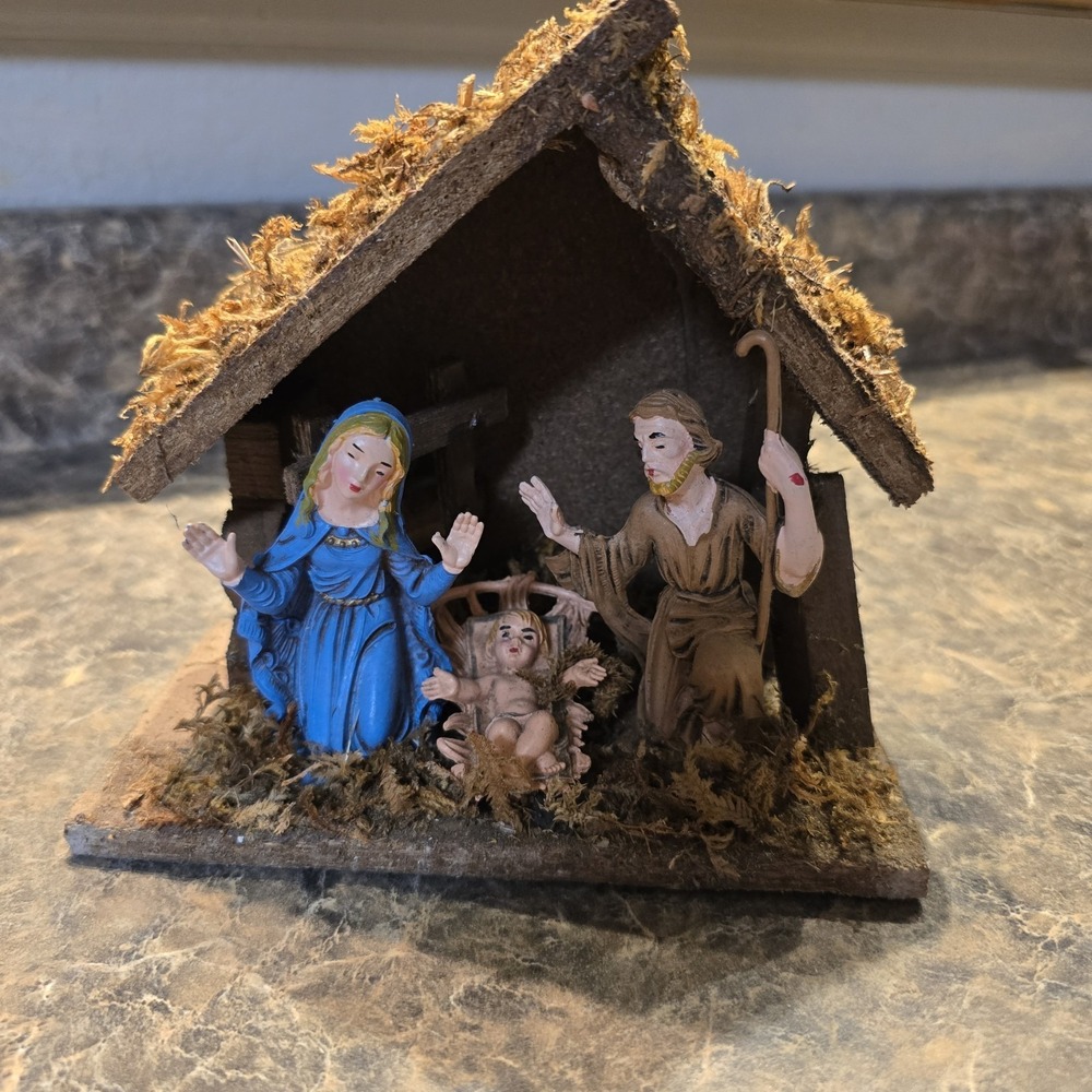 Vintage Nativity Creche Holy Family Scene Wood Wooden 3 Plastic Figures Italy